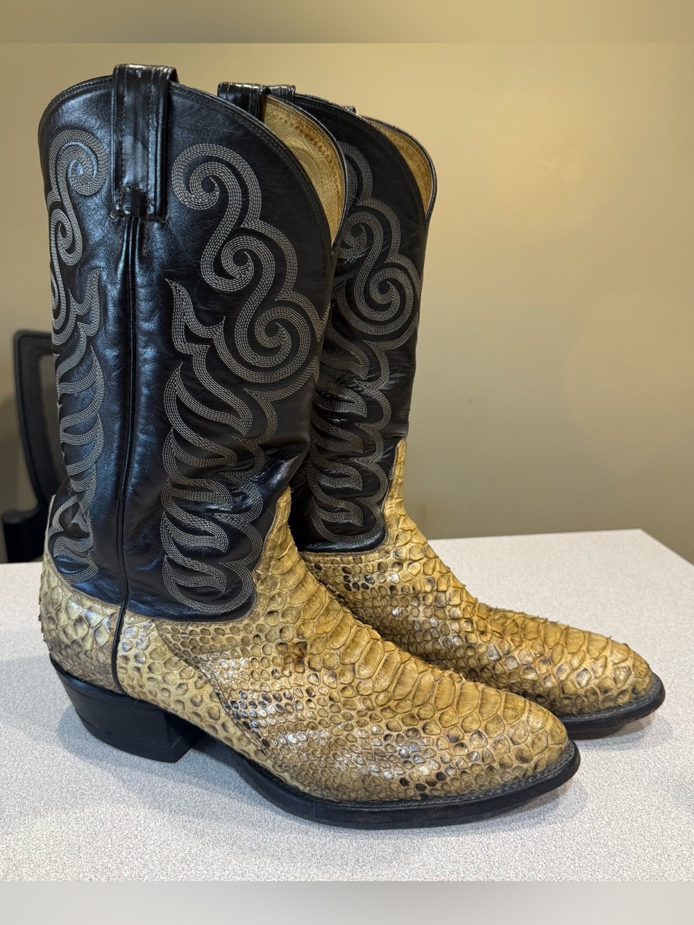 Tony Lama 8114 Golden Python Snakeskin Western Cowboy Boots Men’s 11.5 Tan Black